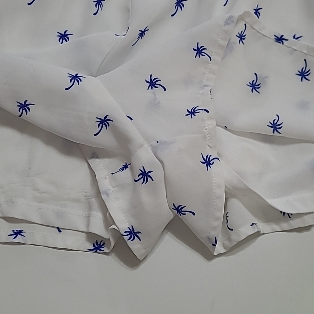 Love Tree Sleeveless White & Blue Palm Tree Print Romper with Open Back size L - Picture 6 of 8